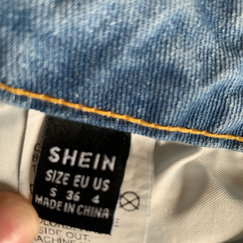 Small SHEIN jeans never worn (alittle to long on me 5’2)